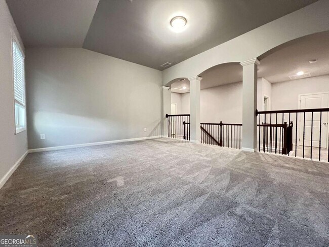 Building Photo - 4675 Silver Oak Dr SW