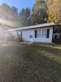Building Photo - 2BD/1BA Home in Conover