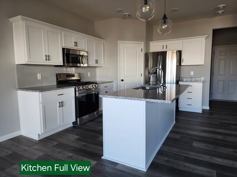 Building Photo - 10229 Goodview Cir S