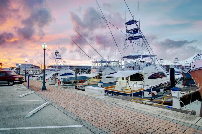 Building Photo - 68 Yacht Club Dr