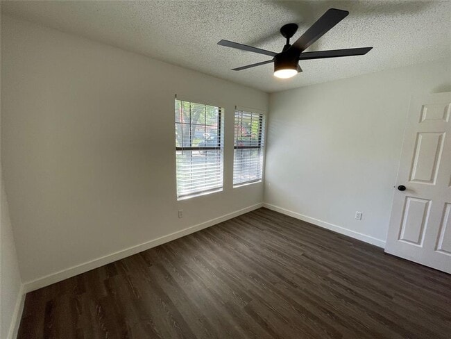 Building Photo - 4805 Bergfield Dr