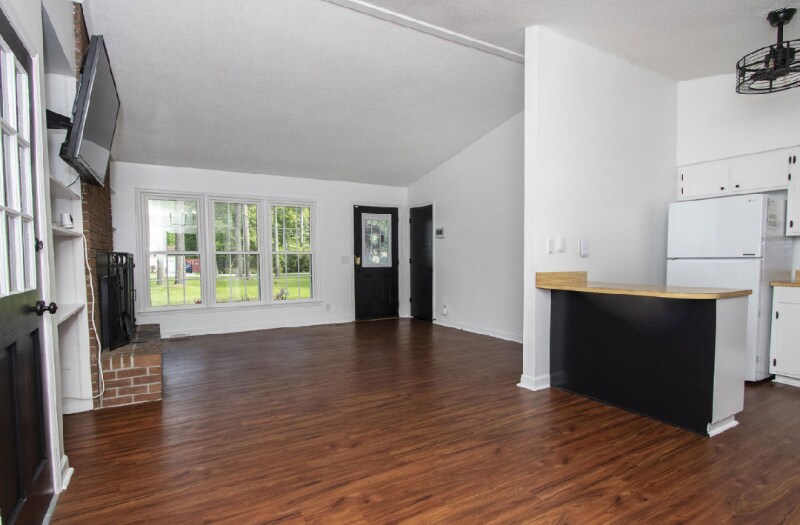 Building Photo - 415 Bradford Dr