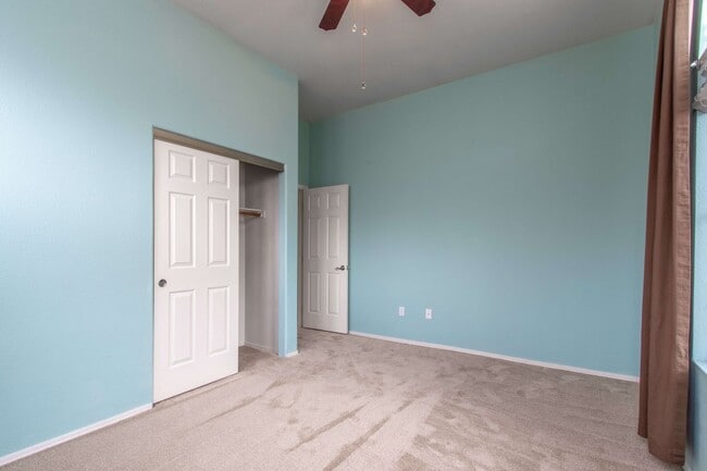 Building Photo - GORGEOUS MOVE IN READY SINGLE-STORY 4-BEDROOM HOME!