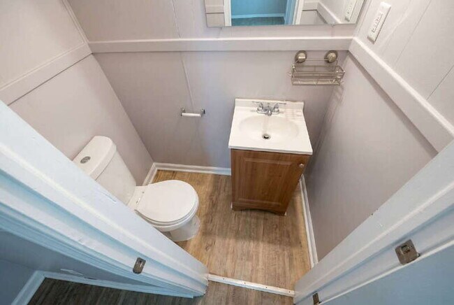 Building Photo - 431 Bussey Ave