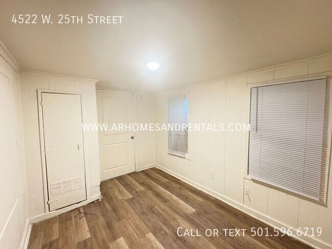 Building Photo - 4522 W 25th St