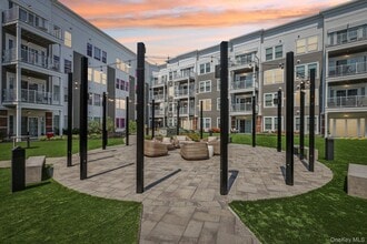 Building Photo - 75 E Hoffman Ave