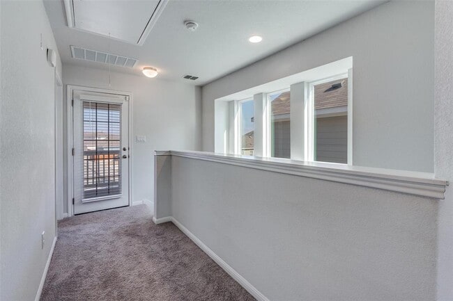 Building Photo - 221 Duck Creek Trail