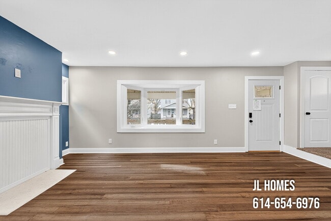 Building Photo - 512 Larcomb Ave