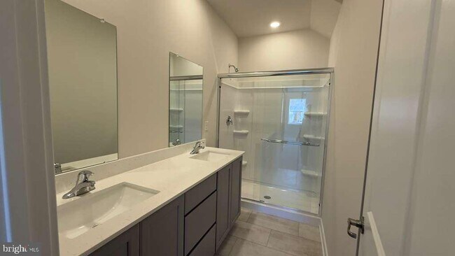 Building Photo - 1 Wafer Aly