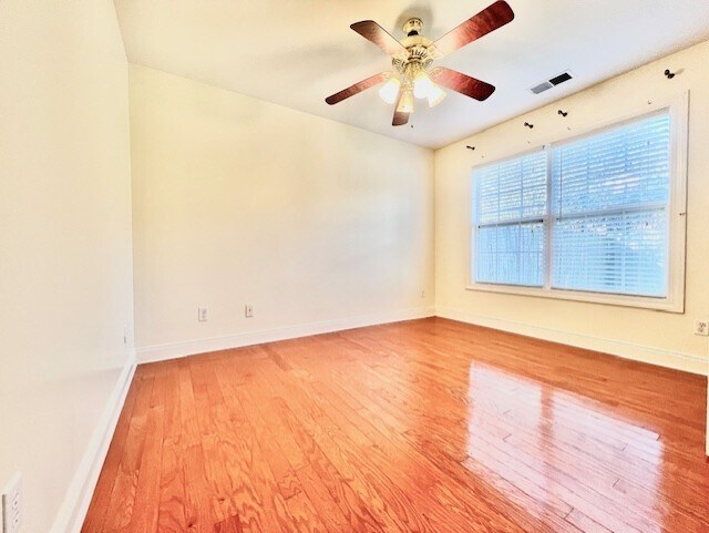 Building Photo - 2203 Inverness Dr