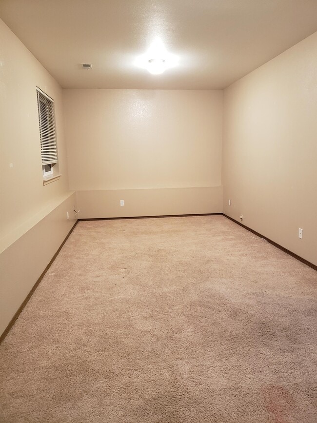 Building Photo - 316 Greenway Ct