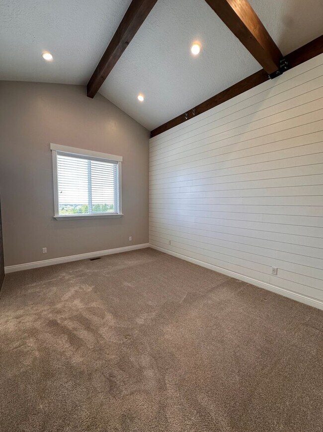 Building Photo - 1505 E 900 S