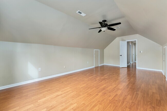 Building Photo - 127 Suffolk Dr