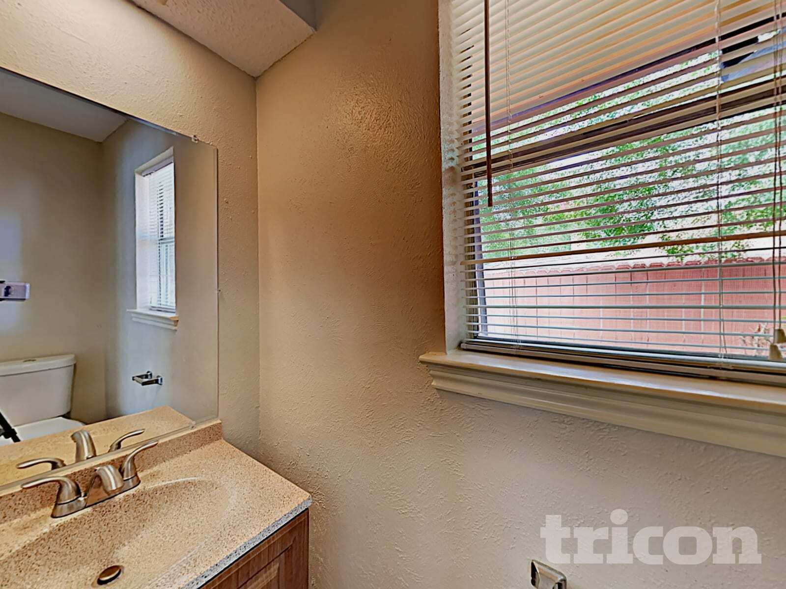 Building Photo - 737 SE 3rd St