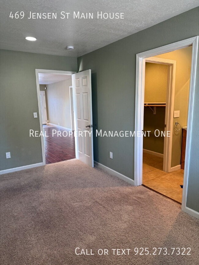 Building Photo - 469 Jensen St