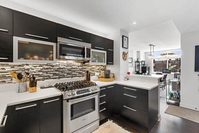 Building Photo - 1450 Washington St