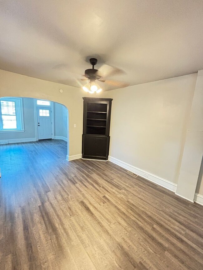 Building Photo - 2 BR Home Available in Catasauqua, PA