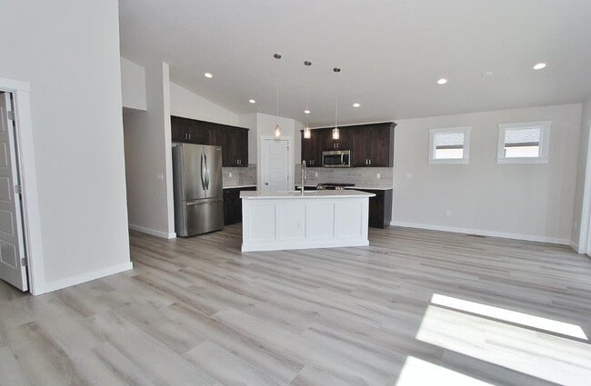 Building Photo - 1669 Kayak Rd