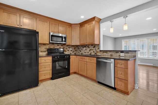 Interior Photo - 13-15 S Waiola Townhomes