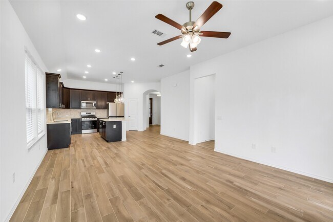 Building Photo - 1309 Tan Gable Ln