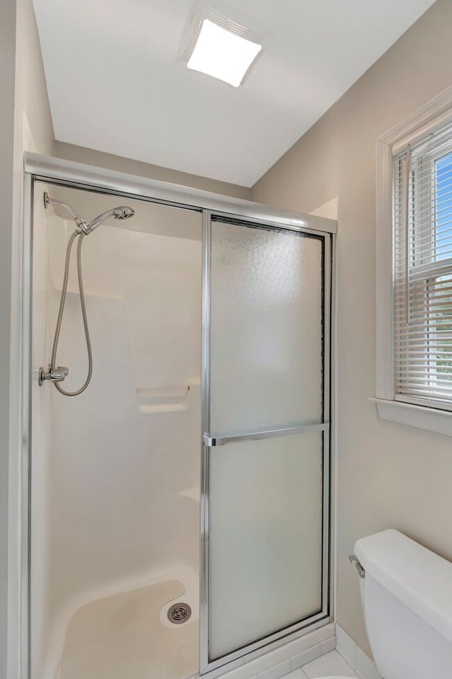 Building Photo - Charming 4-Bedroom, 2-Bath Brick Home with...