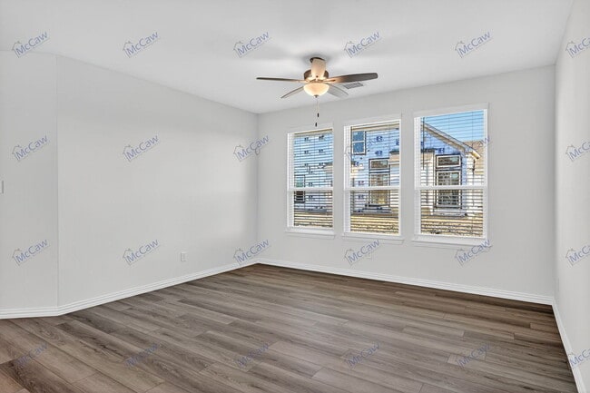 Building Photo - 512 Baker Ct