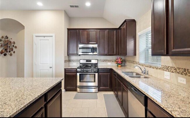 Building Photo - 8727 Seguin Cove Ln