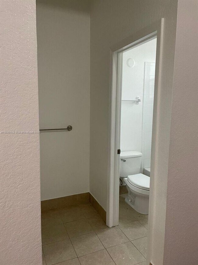 Building Photo - 4911 SW 140th Terrace