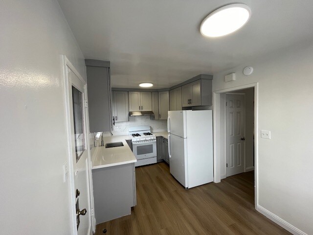 Kitchen - 2461 Humboldt Ave
