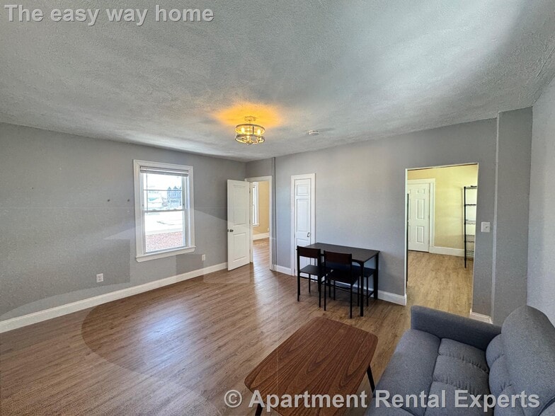 Building Photo - 51 Beacon St