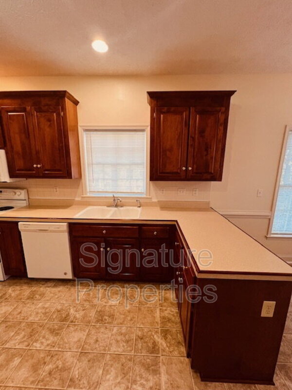 Building Photo - 5100 Beachmere Ct