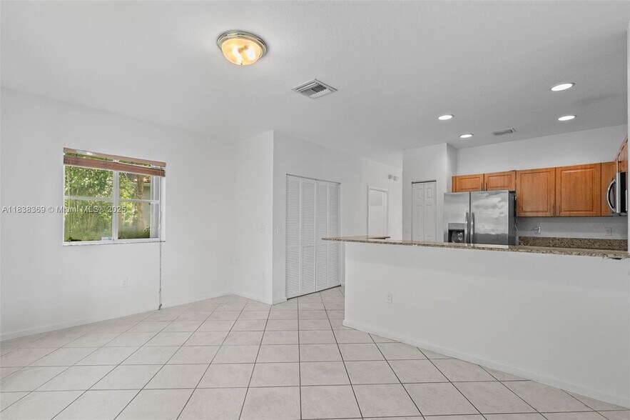 Building Photo - 8206 SW 29th St