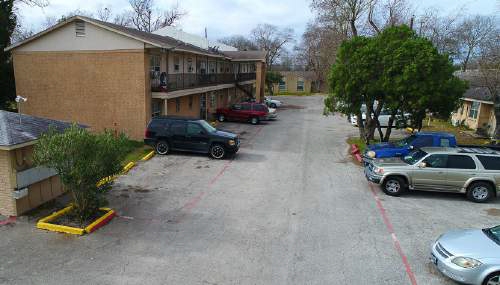 Building Photo - Village Green Apartments at Baytown