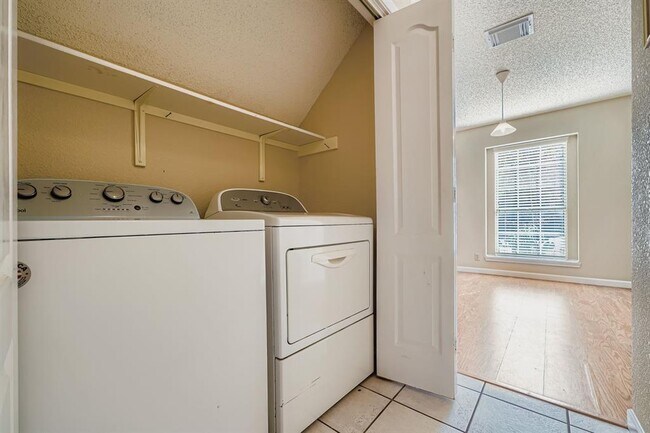 Building Photo - 2812 Little Elm Trail