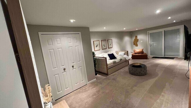 Building Photo - 6346 Chimney Wood Ct