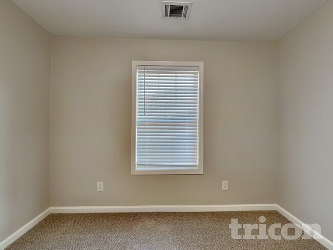 Building Photo - 3540 Stoney Creek Way