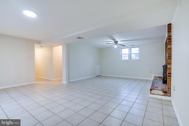 Building Photo - 13636 Greenwood Dr