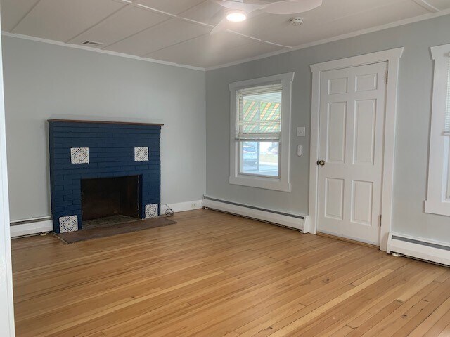 Building Photo - 1820 Pine Ter