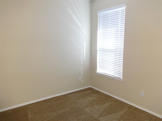 Building Photo - 629 Nemitz St