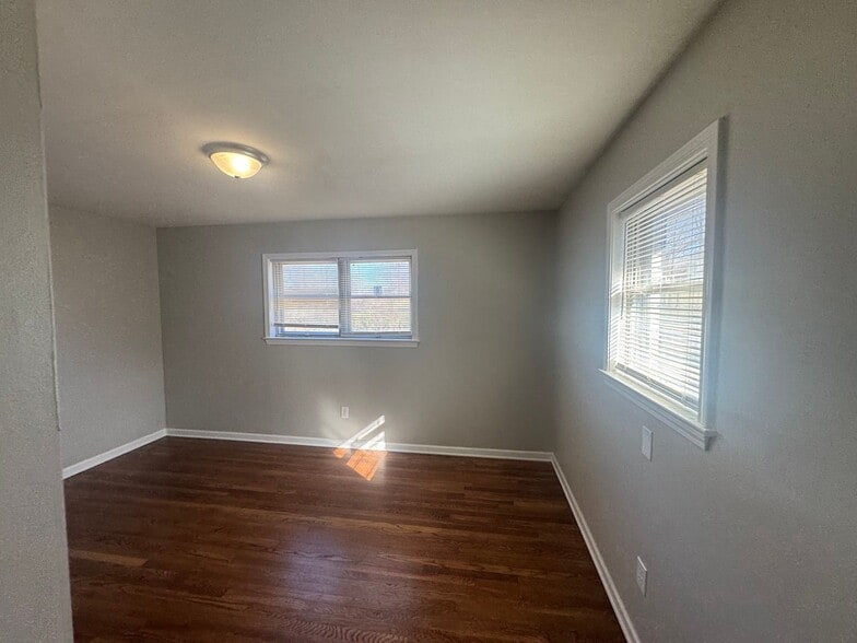 Building Photo - 2851 Redwing Rd