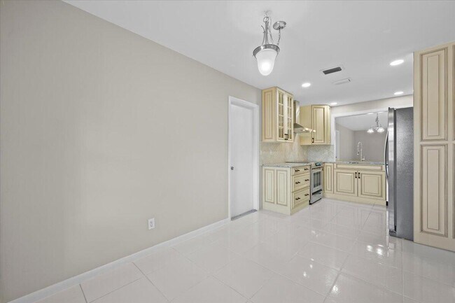 Building Photo - 11888 Suellen Cir