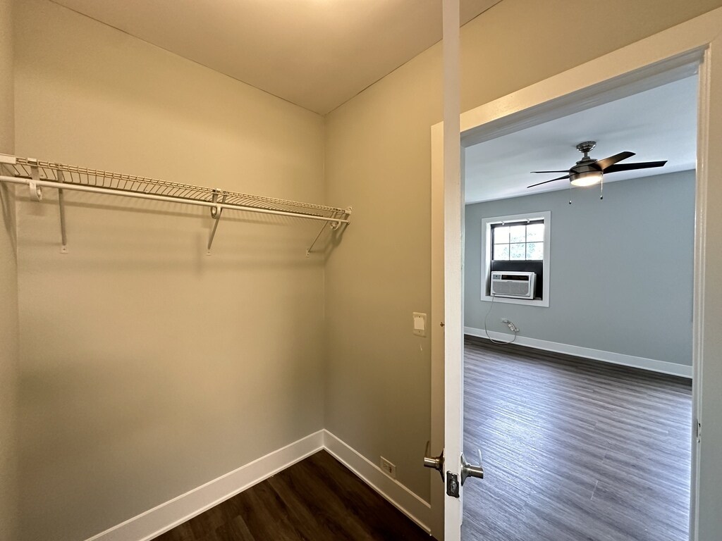 Building Photo - 735 Judson Ave