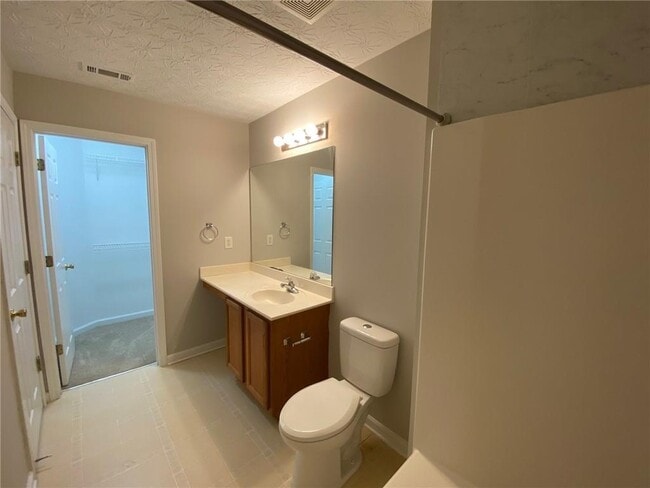 Building Photo - 677 Kenridge Dr