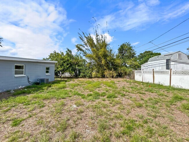 Building Photo - Updated Beautiful Rental Home in Seminole – Great Location!  4bed|2bath