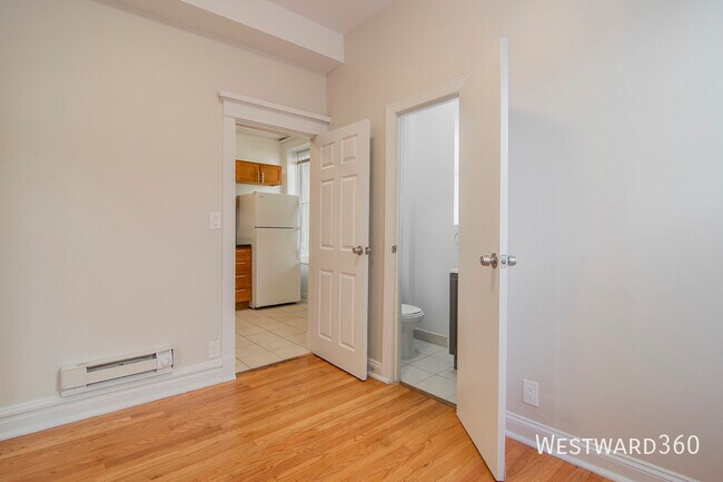 Building Photo - 1548 N Homan-1-3