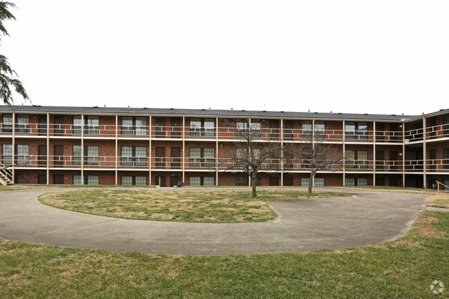 Primary Photo - Pinewood Place
