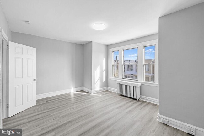 Building Photo - 5517 Ridgewood St