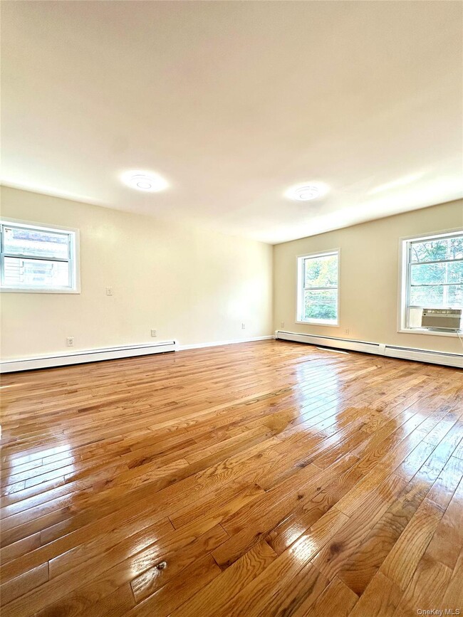 Building Photo - 2069 Lacombe Ave