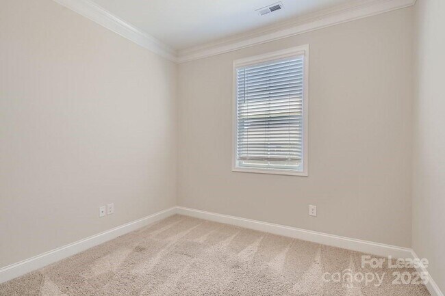 Building Photo - 3660 Norman View Dr
