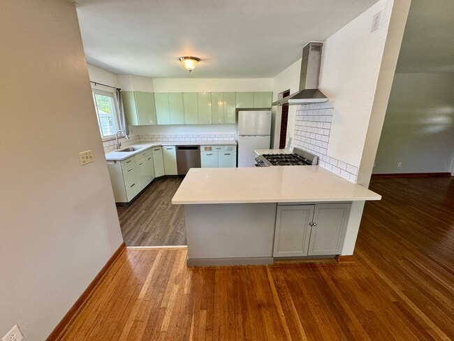 Building Photo - 3 Bedroom - Upper Arlington